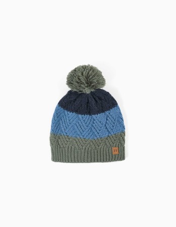 Beanie knitted with pom pom