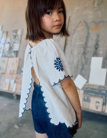 Blouse in cotton and linen with flowers for girls, light beige/blue
