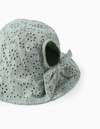 Cotton hat with broderie anglaise for babies and girls, light green