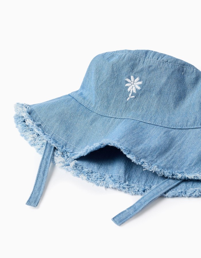 Denim bucket hat with embroidered flower for babies and girls, blue