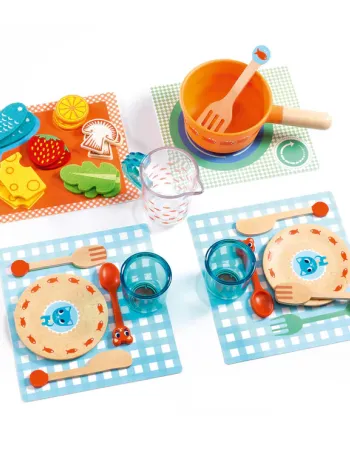 Dinner Time Kittens Role Play Food and Tableware Set by Djeco