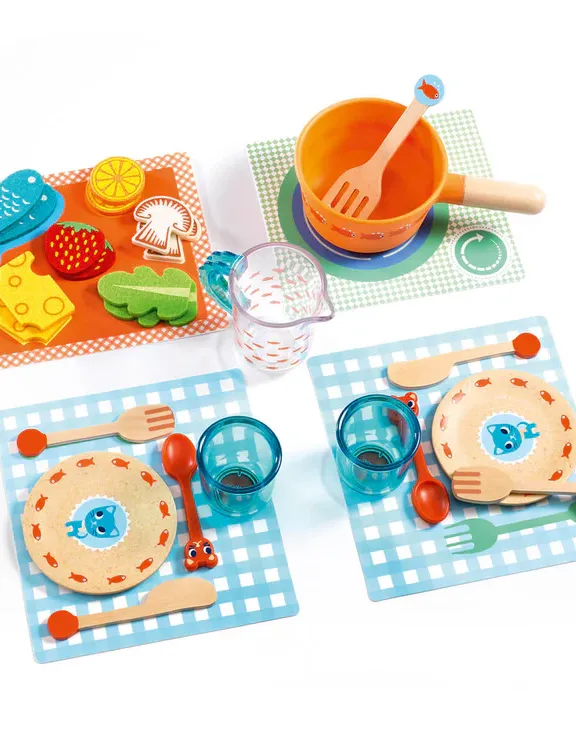 Dinner Time Kittens Role Play Food and Tableware Set by Djeco