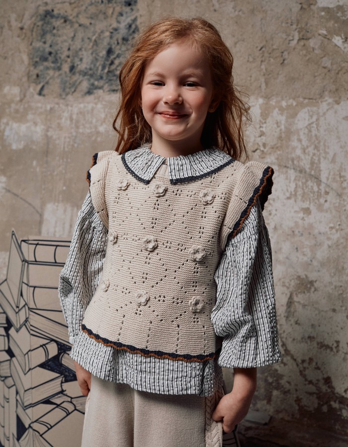Knitted vest with crochet and ruffles B&S for girls, beige